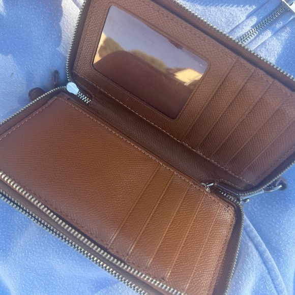 Coach Signature Wallet - Picture 5 of 5